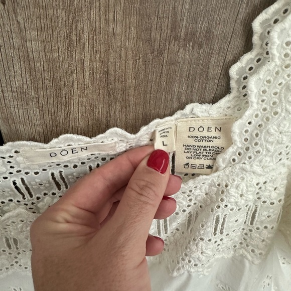 Doen Ivory Eyelet Lace Top - Picture 2 of 4